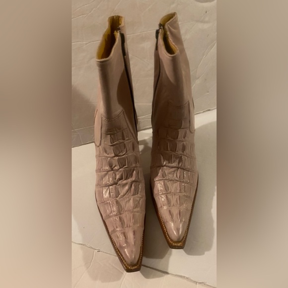 Botas Pink Alligator Spiked Boots - Picture 5 of 6